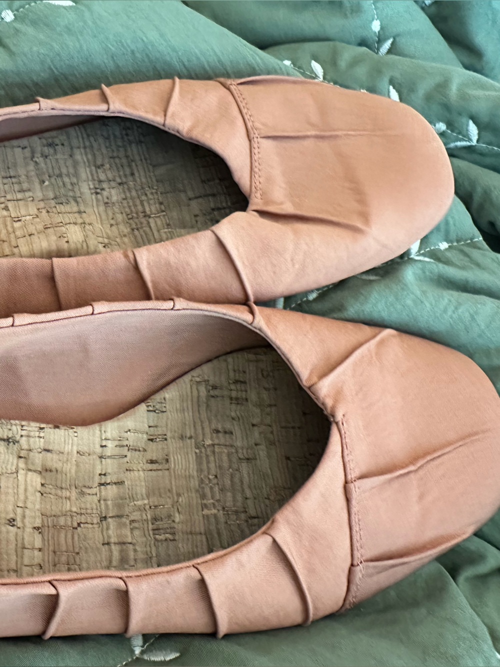 Size 10 - Women's Ballet Flats in Peachy Coral Pleated Fabric - Picture 2 of 10